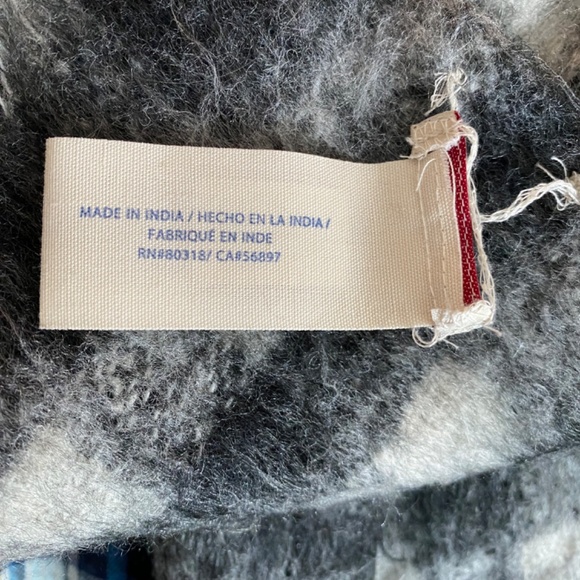 Women’s Lucky Brand wool blend scarf - Picture 6 of 6